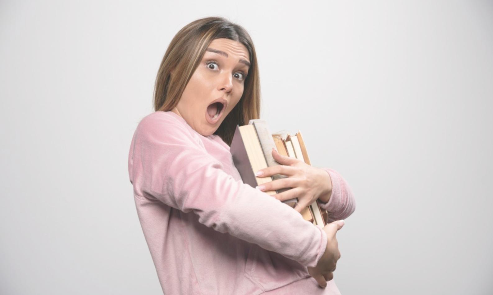 Moderne Finanzanalyse Arbeitsplatz mit Datenvisualisierung